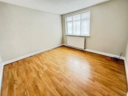 1 bedroom Flat to let in Hart Lane, Hart Hill, Luton, LU2