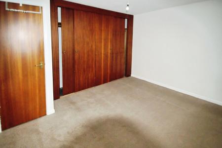 1 bedroom Flat to let in Cheslyn Close, Wigmore, Luton, LU2