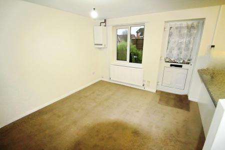 1 bedroom Flat to let in Cheslyn Close, Wigmore, Luton, LU2