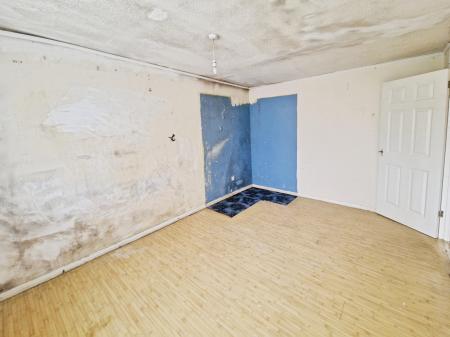 3 bedroom Terraced House for sale in Brussels Way, Luton, LU3
