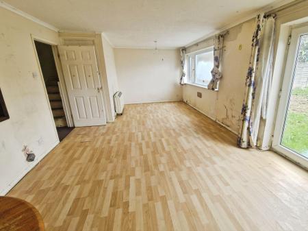 3 bedroom Terraced House for sale in Brussels Way, Luton, LU3