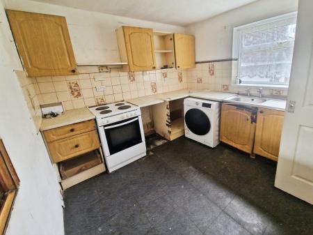 3 bedroom Terraced House for sale in Brussels Way, Luton, LU3