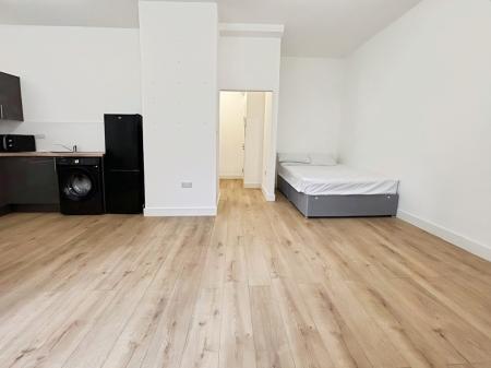 1 bedroom Studio flat to let in Wellington Street,, Luton, LU1