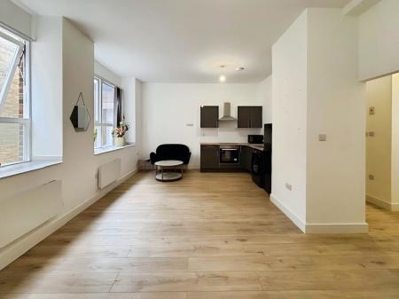 1 bedroom Studio flat to let in Wellington Street,, Luton, LU1