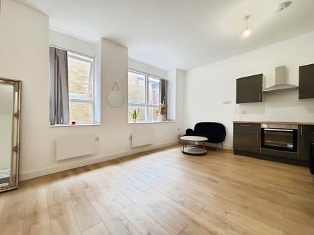 1 bedroom Studio flat to let in Wellington Street,, Luton, LU1