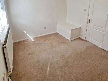 3 bedroom Terraced House to let in Buckingham Drive, Luton, LU2