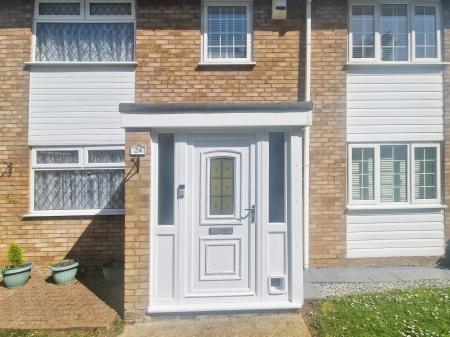 3 bedroom Terraced House to let in Buckingham Drive, Luton, LU2