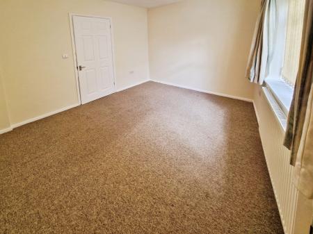 2 bedroom Flat to let in Chesford Road, Luton, LU2