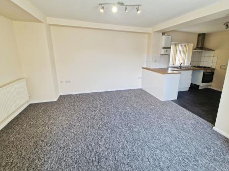 2 bedroom Flat to let in Chesford Road, Luton, LU2