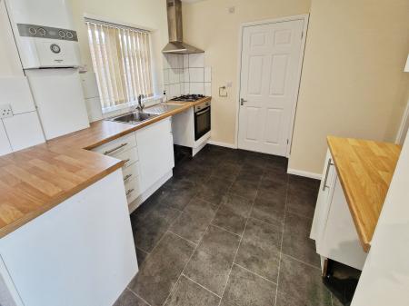 2 bedroom Flat to let in Chesford Road, Luton, LU2