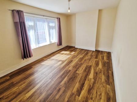1 bedroom Flat to let in Hitchin Road, Luton, LU2