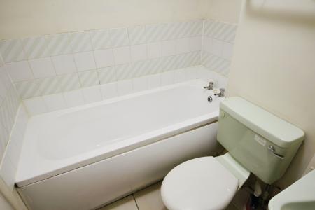 1 bedroom Ground floor maisonette to let in Dallow Road, Dallow Area, Luton, LU1