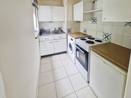 1 bedroom Ground floor maisonette to let in Dallow Road, Dallow Area, Luton, LU1