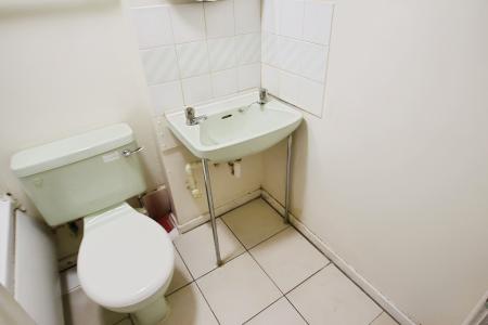 1 bedroom Ground floor maisonette to let in Dallow Road, Dallow Area, Luton, LU1