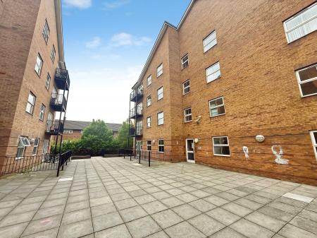 2 bedroom Apartment for sale in Holly Street, Farley Hill, Luton, LU1