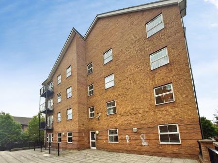 2 bedroom Apartment for sale in Holly Street, Farley Hill, Luton, LU1