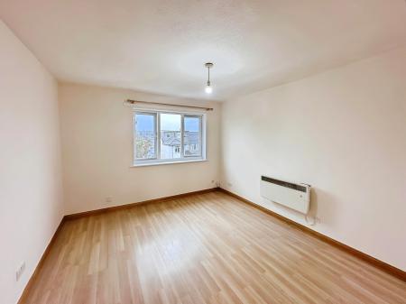 1 bedroom Flat to let in Alder Crescent, Leagrave, Luton, LU3