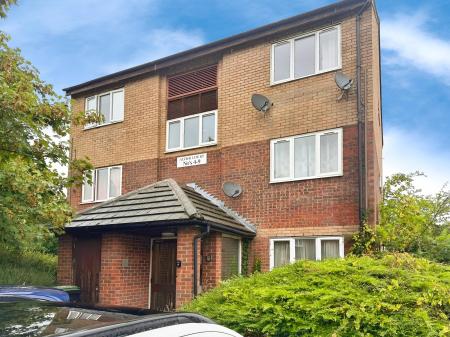 1 bedroom Flat to let in Alder Crescent, Leagrave, Luton, LU3