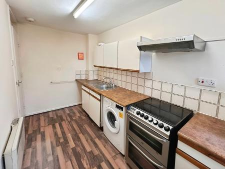 1 bedroom Flat to let in Alder Crescent, Leagrave, Luton, LU3