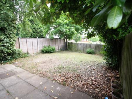 2 bedroom Maisonette to let in Campania Grove, Bramingham, Luton, LU3