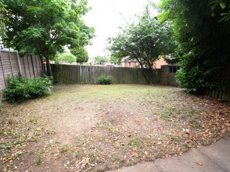 2 bedroom Maisonette to let in Campania Grove, Bramingham, Luton, LU3