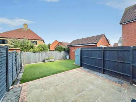 2 bedroom Terraced House to let in College Chase, Bedford, MK45