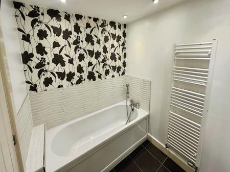 2 bedroom Terraced House to let in College Chase, Bedford, MK45