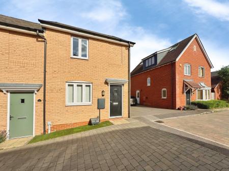 2 bedroom Terraced House to let in College Chase, Bedford, MK45