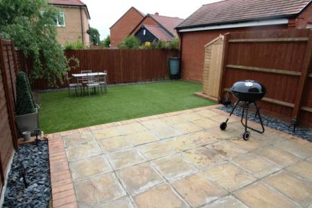 2 bedroom Terraced House to let in College Chase, Bedford, MK45