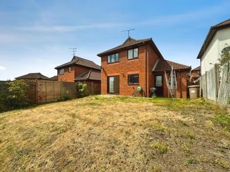 4 bedroom Detached house to let in Charndon Close, Bramingham, Luton, LU3