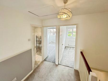 4 bedroom Detached house to let in Charndon Close, Bramingham, Luton, LU3