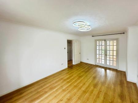 4 bedroom Detached house to let in Charndon Close, Bramingham, Luton, LU3