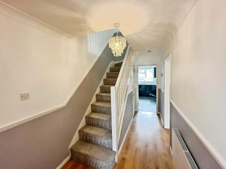 4 bedroom Detached house to let in Charndon Close, Bramingham, Luton, LU3
