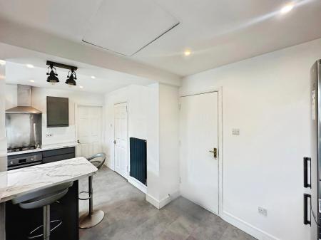 4 bedroom Detached house to let in Charndon Close, Bramingham, Luton, LU3