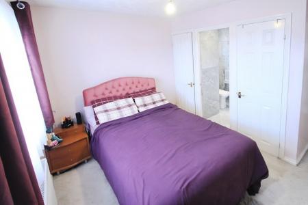 4 bedroom Detached house to let in Charndon Close, Bramingham, Luton, LU3