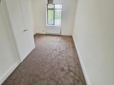2 bedroom Flat to let in Stockingstone Road, Round Green, Luton, LU2
