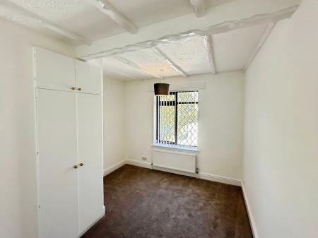 2 bedroom Flat to let in Stockingstone Road, Round Green, Luton, LU2