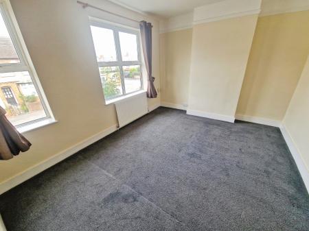 3 bedroom Terraced House for sale in Beechwood Road, Leagrave, Luton, LU4