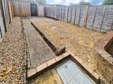3 bedroom Terraced House for sale in Beechwood Road, Leagrave, Luton, LU4