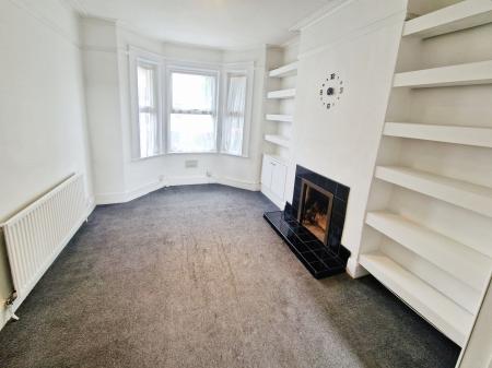 3 bedroom Terraced House for sale in Beechwood Road, Leagrave, Luton, LU4