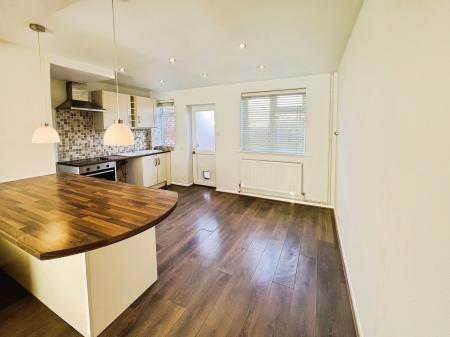 2 bedroom Terraced House to let in Chesford Road, Wigmore, Luton, LU2