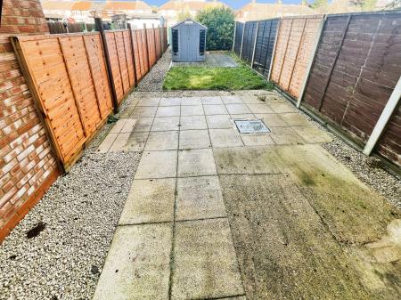 2 bedroom Terraced House to let in Chesford Road, Wigmore, Luton, LU2