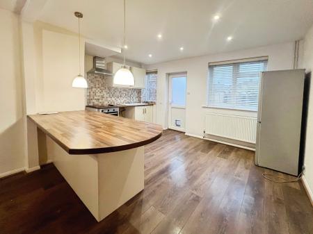2 bedroom Terraced House to let in Chesford Road, Wigmore, Luton, LU2