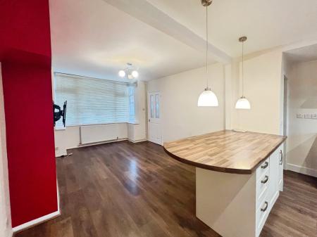 2 bedroom Terraced House to let in Chesford Road, Wigmore, Luton, LU2