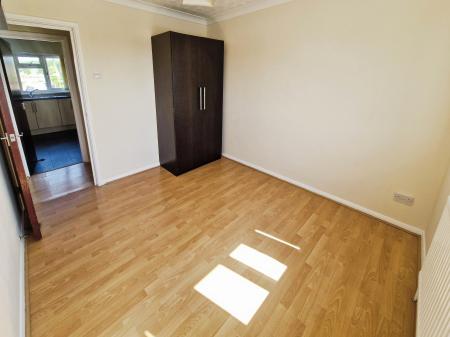 1 bedroom Flat for sale in Moreton Road North, Round Green, Luton, LU2