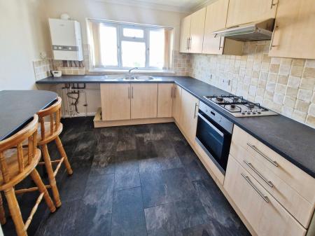 1 bedroom Flat for sale in Moreton Road North, Round Green, Luton, LU2