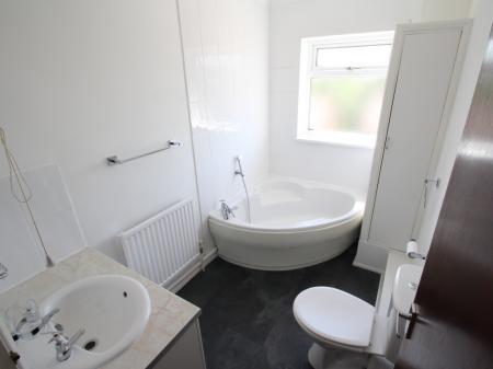 1 bedroom Flat for sale in Moreton Road North, Round Green, Luton, LU2
