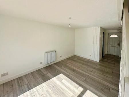 2 bedroom Terraced House to let in Swan Mead, Lewsey Farm, Luton, LU4