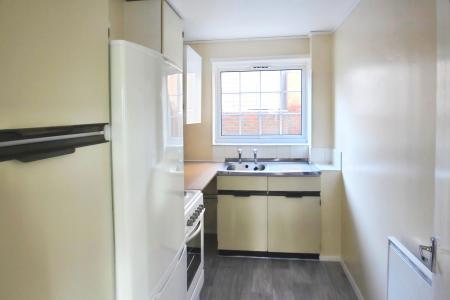 0 bedroom Studio flat to let in Twyford Drive, Wigmore, Luton, LU2