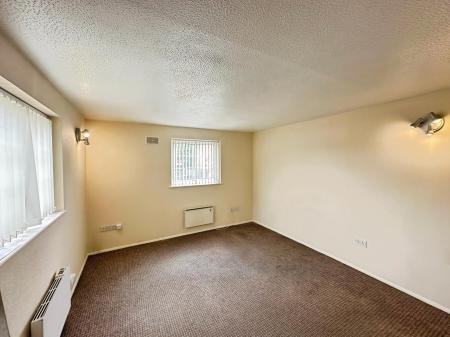 0 bedroom Studio flat to let in Twyford Drive, Wigmore, Luton, LU2